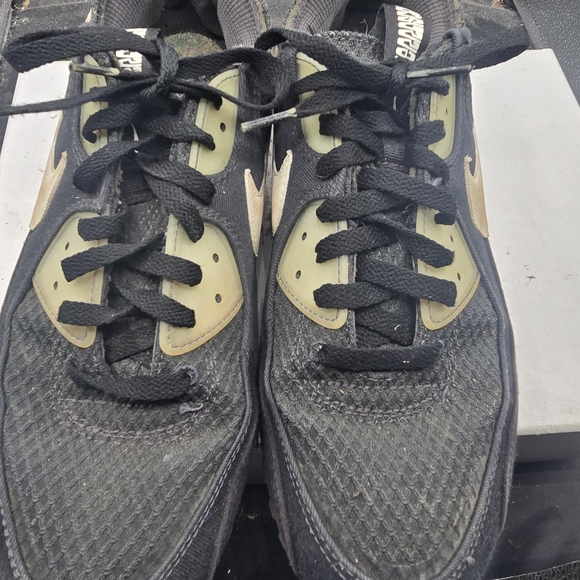 Nike Black and Gold Men\'s Shoes‎